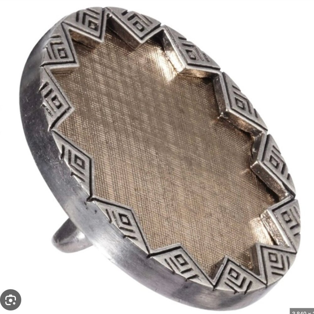 House of Harlow 1960 Two Tone Engraved Sunburst Cocktail Ring Size 6